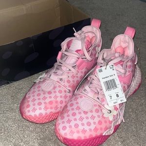 Volleyball basketball never worn men 7 women 8 adidas harden vol.6 shoes